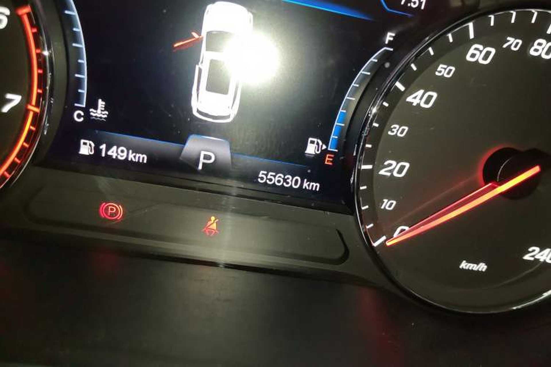 Used FAW Senya R9 2018 1.2T Automatic Luxury Smart Edition Odometer Close Up