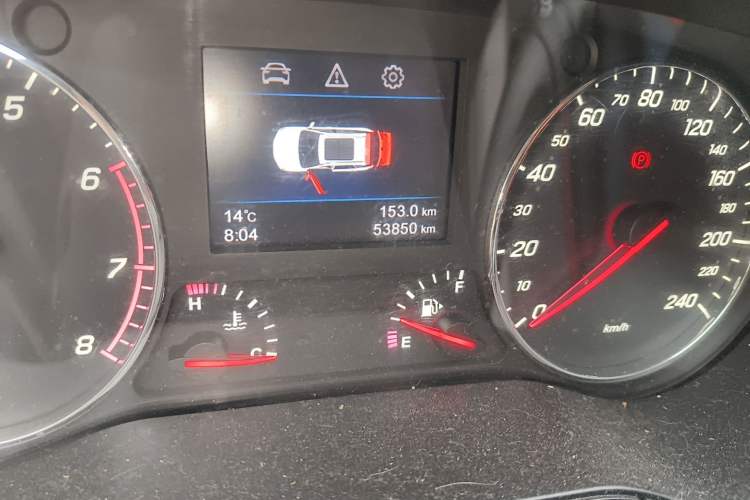Used FAW Senya R9 2018 1.2T Manual Luxury Smart Edition Odometer Close Up