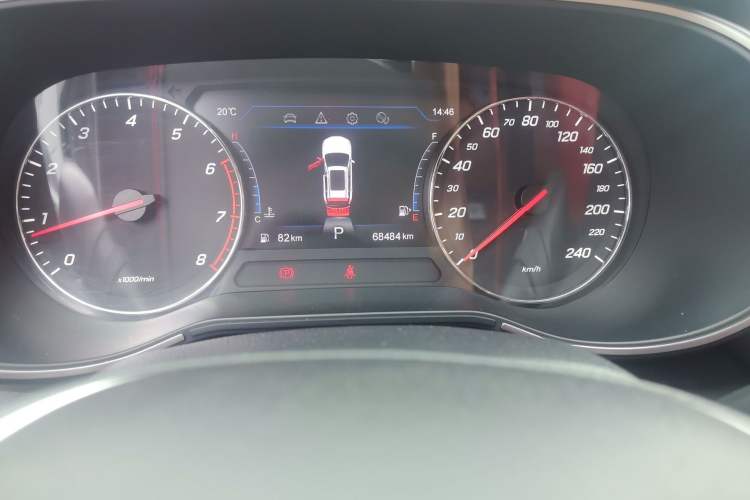 Used FAW Senya R9 2018 1.2T Automatic Luxury Smart Edition Odometer Close Up