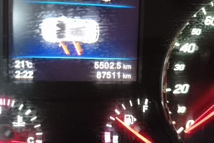 Used FAW Senya R9 2018 1.2T Manual Luxury Smart Edition Odometer Close Up
