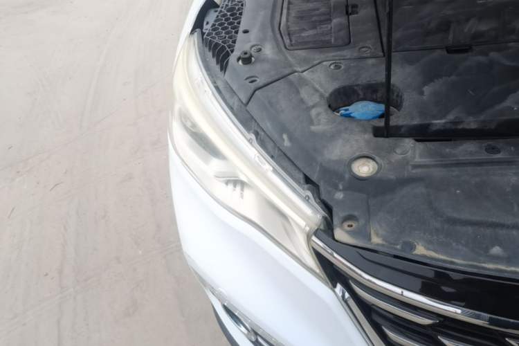 Used FAW Senya R9 2018 1.2T Automatic Luxury Smart Edition Right Front Headlight