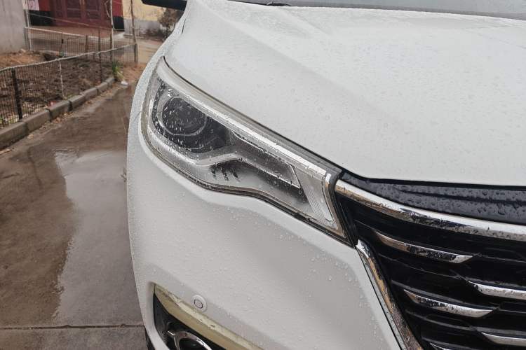 Used FAW Senya R9 2018 1.2T Automatic Prestige Smart Enjoyment Model Right Front Headlight