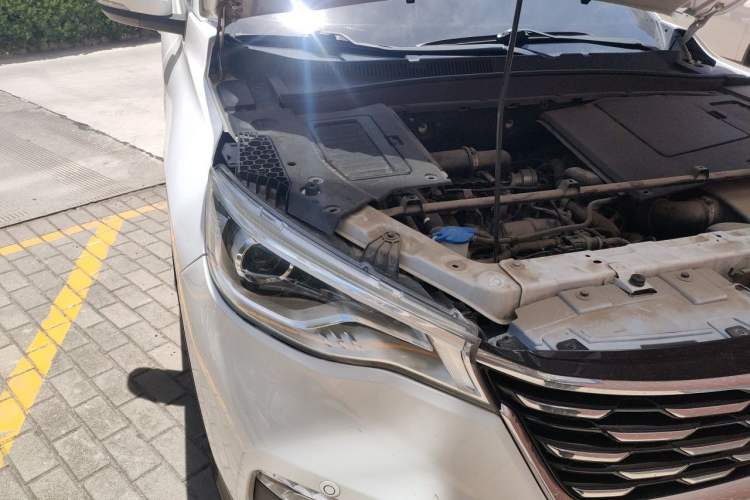Used FAW Senya R9 2018 1.2T Automatic Luxury Smart Edition Right Front Headlight