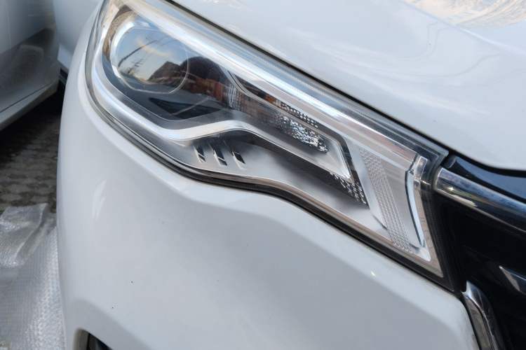 Used FAW Senya R9 2018 1.2T Manual Luxury Smart Edition Right Front Headlight