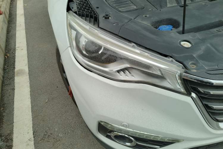 Used FAW Senya R9 2018 1.2T Manual Luxury Smart Edition Right Front Headlight