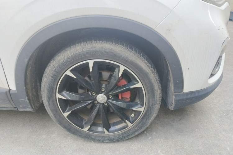 Used FAW Senya R9 2018 1.2T Manual Luxury Smart Edition Right Front Wheel Hub