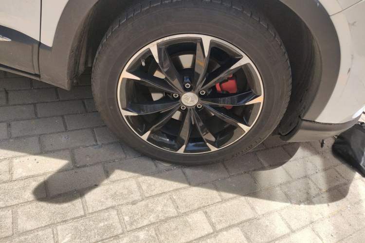Used FAW Senya R9 2018 1.2T Automatic Luxury Smart Edition Right Front Wheel Hub