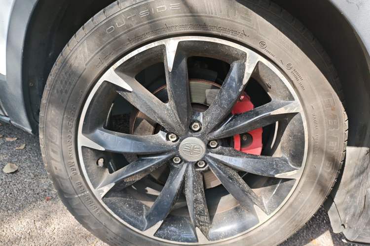 Used FAW Senya R9 2018 1.2T Automatic Luxury Smart Edition Right Front Wheel Hub