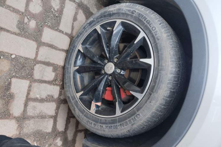 Used FAW Senya R9 2018 1.2T Manual Luxury Smart Edition Right Front Wheel Hub