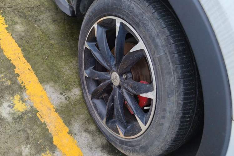 Used FAW Senya R9 2018 1.2T Automatic Luxury Smart Edition Right Front Wheel Hub