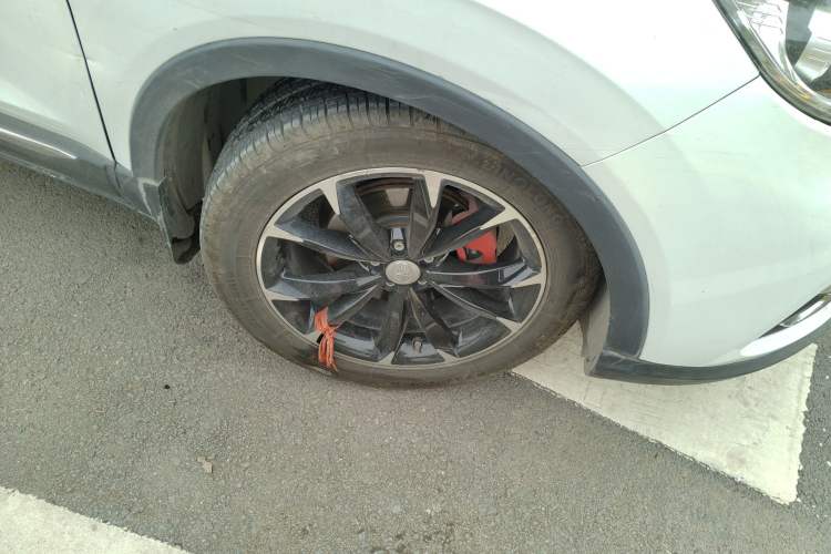 Used FAW Senya R9 2018 1.2T Manual Luxury Smart Edition Right Front Wheel Hub