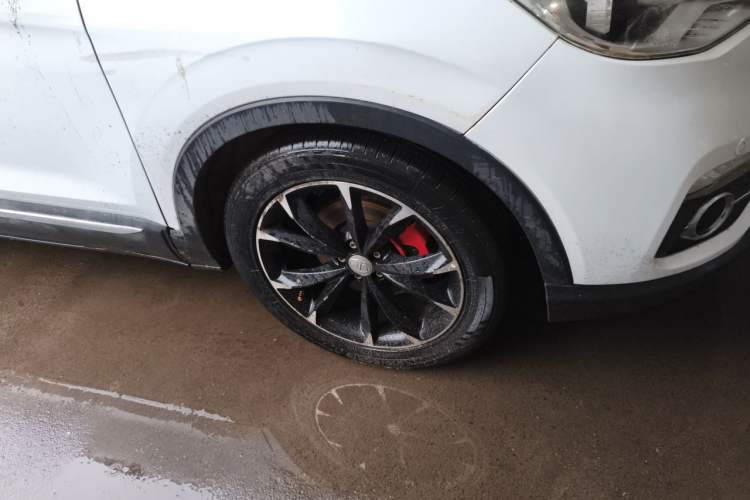Used FAW Senya R9 2018 1.2T Manual Luxury Smart Edition Right Front Wheel Hub