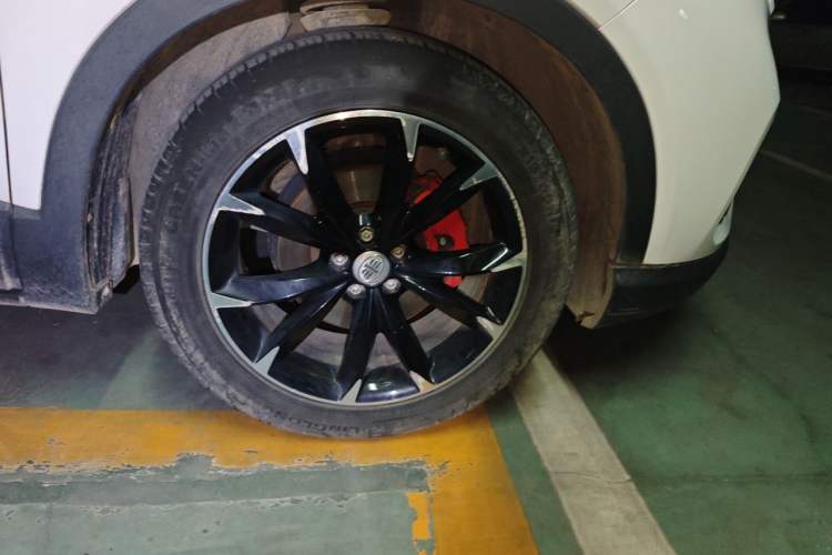 Used FAW Senya R9 2018 1.2T Automatic Luxury Smart Edition Right Front Wheel Hub
