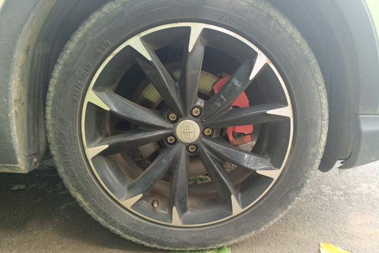 Used FAW Senya R9 2018 1.2T Automatic Luxury Smart Edition Right Front Wheel Hub