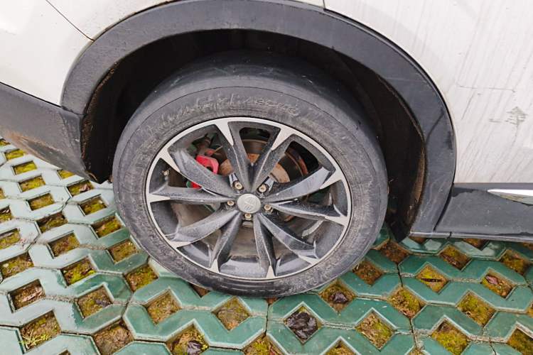 Used FAW Senya R9 2018 1.2T Automatic Luxury Smart Edition Right Rear Wheel Hub