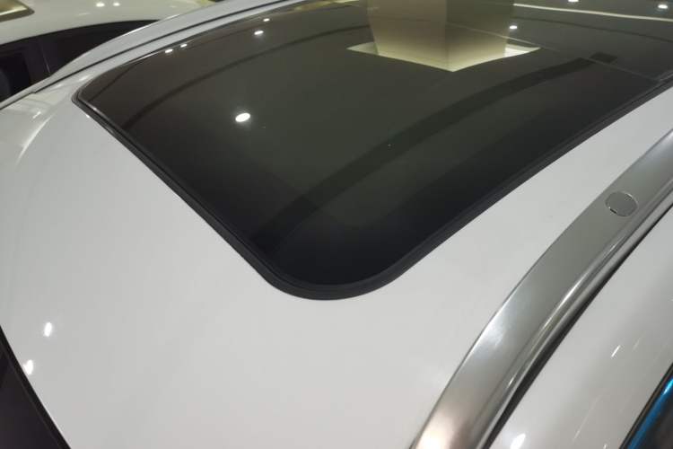 Used FAW Senya R9 2018 1.2T Automatic Prestige Smart Enjoyment Model Roof