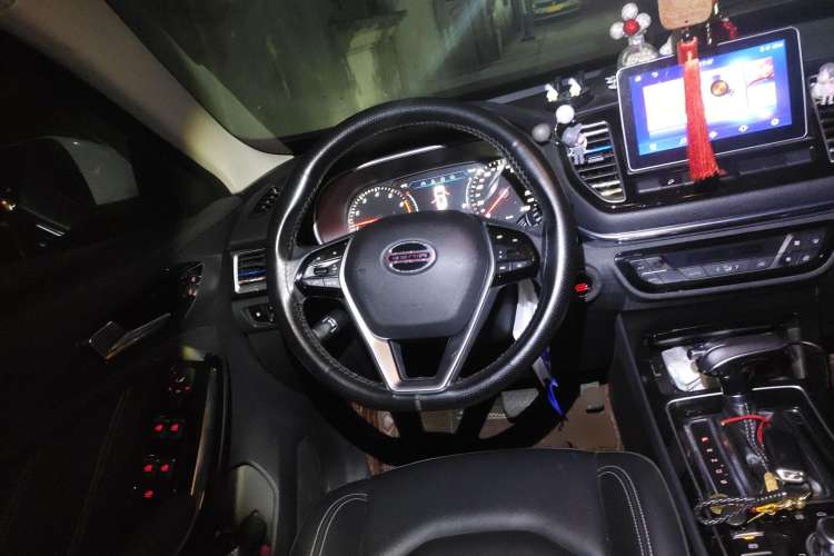 Used FAW Senya R9 2018 1.2T Automatic Luxury Smart Edition Steering Wheel