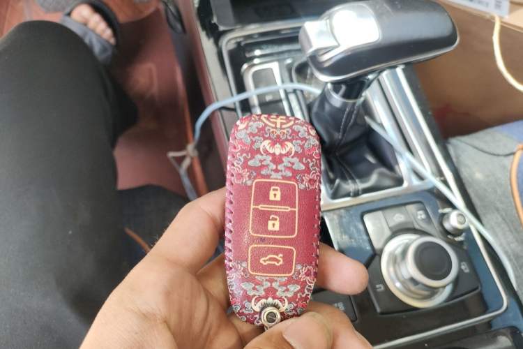 Used FAW Senya R9 2018 1.2T Automatic Luxury Smart Edition Vehicle Key
