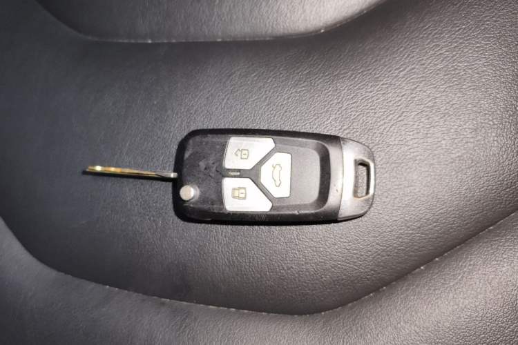 Used FAW Senya R9 2018 1.2T Manual Luxury Smart Edition Vehicle Key
