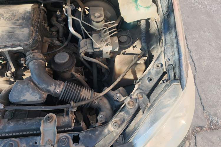 Used FAW Senya S80 2011 1.5L Manual 7-Seater Urban Elite Edition Engine Bay Left