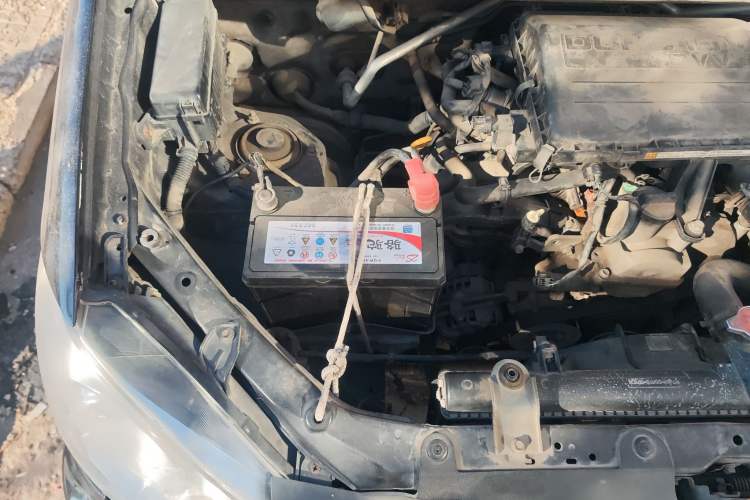 Used FAW Senya S80 2011 1.5L Manual 7-Seater Urban Elite Edition Engine Bay Right