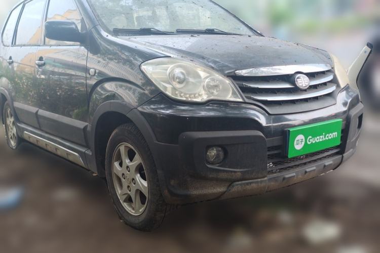 Used FAW Senya S80 2011 1.5L Manual 7-Seater Comfort Edition Front Right 45 Deg