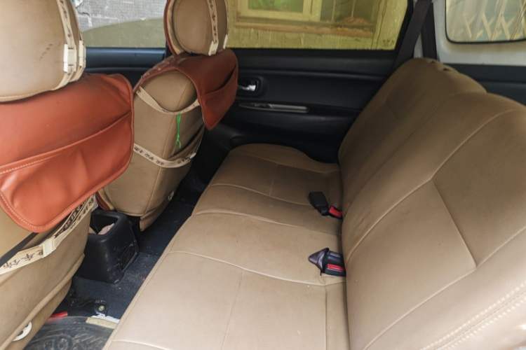 Used FAW Senya S80 2011 1.5L Manual 7-Seater Comfort Edition Left Rear Seat