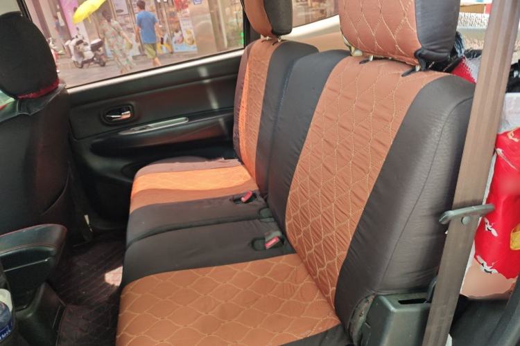 Used FAW Senya S80 2011 1.5L Automatic 5-Seater Urban Elite Edition Left Rear Seat