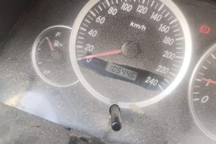 Used FAW Senya S80 2011 1.5L Manual 7-Seater Urban Elite Edition Odometer Close Up