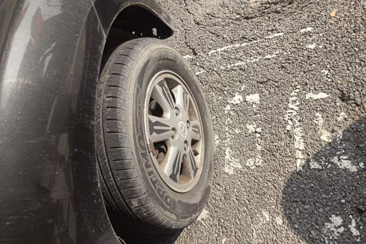 Used FAW Senya S80 2011 1.5L Manual 7-Seater Urban Elite Edition Right Front Wheel Hub