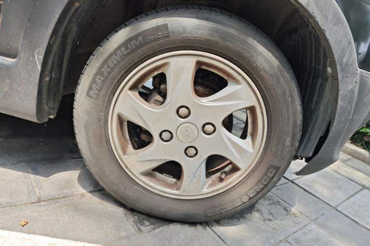 Used FAW Senya S80 2011 1.5L Automatic 5-Seater Urban Elite Edition Right Front Wheel Hub