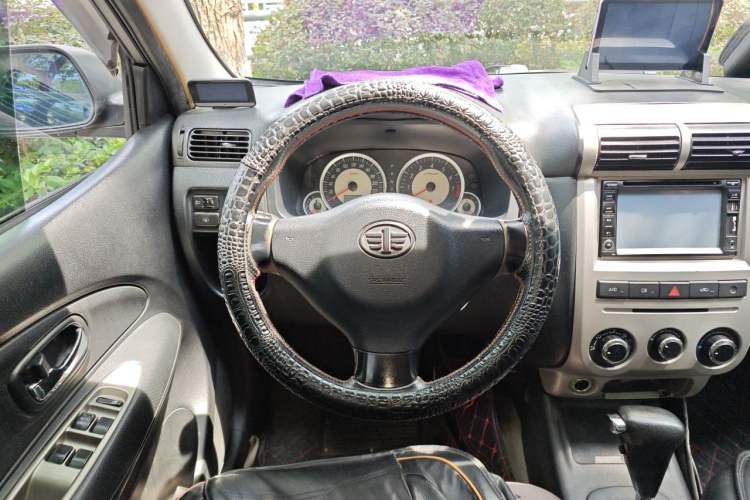 Used FAW Senya S80 2011 1.5L Automatic 5-Seater Urban Elite Edition Steering Wheel