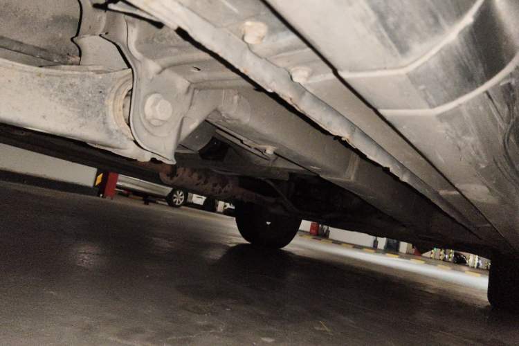 Used FAW Senya S80 2011 1.5L Manual 7-Seater Comfort Edition Chassis Rear Right