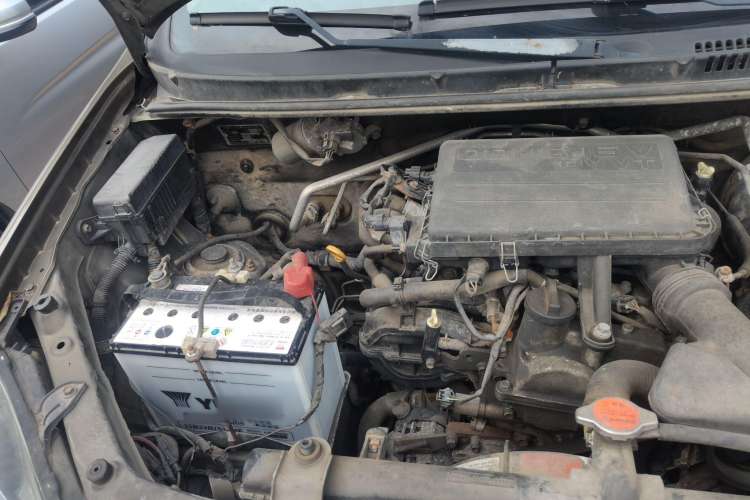 Used FAW Senya S80 2011 1.5L Manual 5-Seater Urban Elite Edition Engine Bay Right