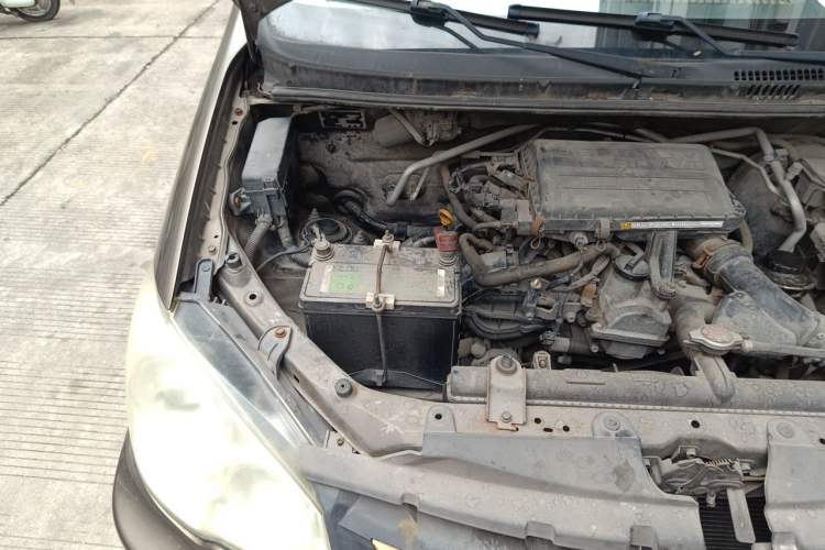 Used FAW Senya S80 2011 1.3L Manual 5-Seater Comfort Version Engine Bay Right