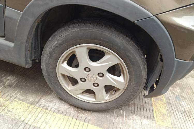 Used FAW Senya S80 2011 1.3L Manual 5-Seater Comfort Version Right Front Wheel Hub