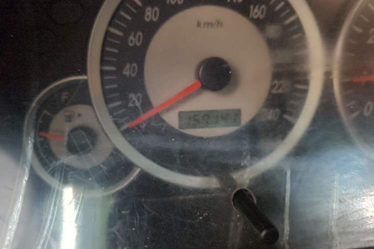 Used FAW Senya S80 2011 1.5L Manual 5-Seater Urban Elite Edition Odometer Close Up