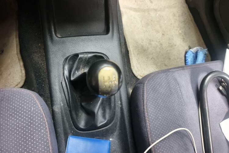 Used FAW Senya S80 2011 1.3L Manual 5-Seater Comfort Version Gear Lever