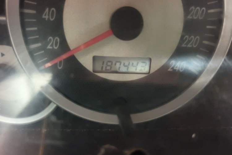 Used FAW Senya S80 2011 1.3L Manual 5-Seater Comfort Version Odometer Close Up