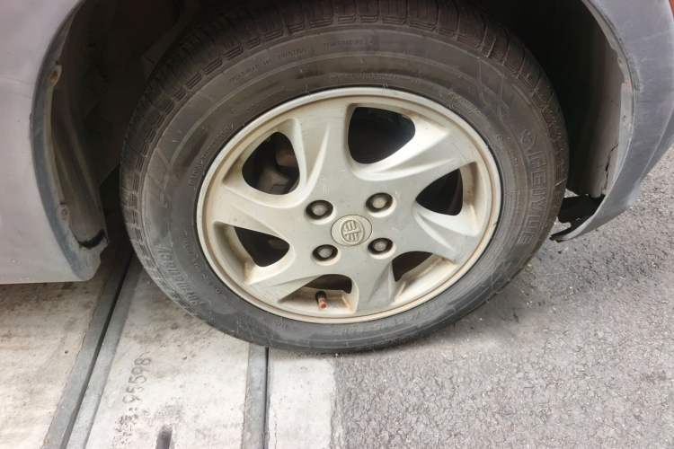 Used FAW Senya S80 2011 1.3L Manual 5-Seater Comfort Version Right Front Wheel Hub