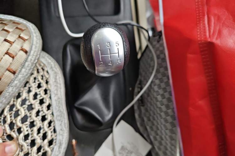 Used FAW Senya S80 2011 1.5L Manual 5-Seater Urban Elite Edition Gear Lever
