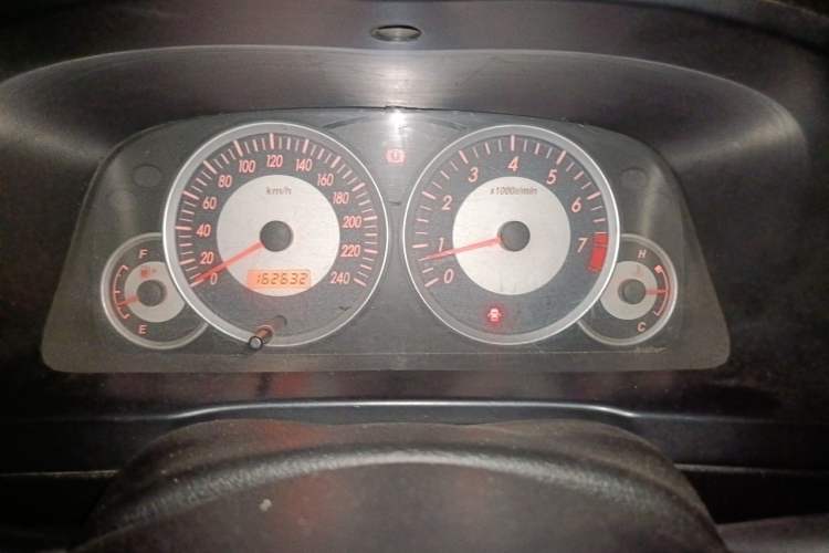 Used FAW Senya S80 2011 1.5L Manual 5-Seater Luxury Model Odometer Close Up