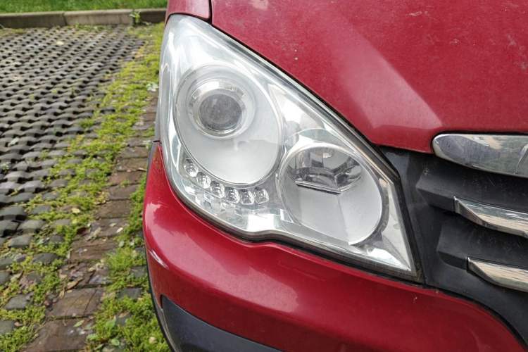 Used FAW Senya S80 2011 1.5L Manual 5-Seater Urban Elite Edition Right Front Headlight
