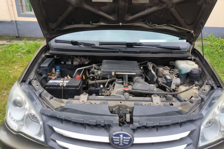 Used FAW Senya S80 2011 1.5L Manual 7-Seater Urban Elite Edition Engine Bay