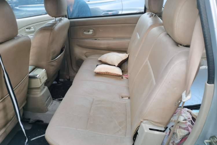 Used FAW Senya S80 2011 1.5L Manual 7-Seater Urban Elite Edition Left Rear Seat