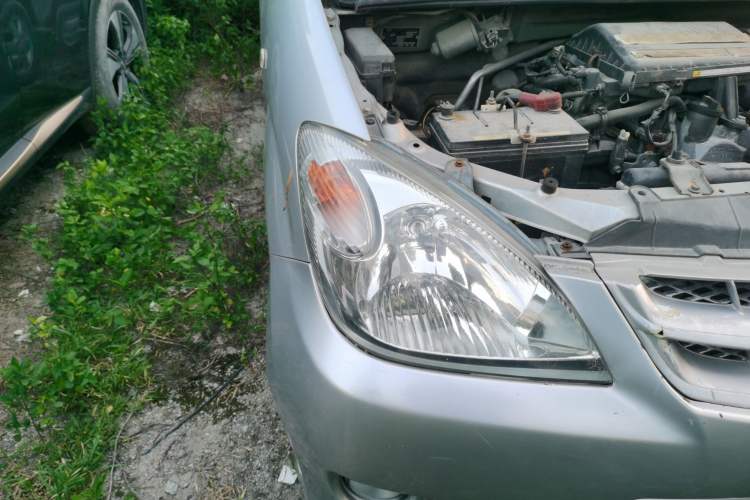 Used FAW Senya S80 2011 1.5L Manual 7-Seater Urban Elite Edition Right Front Headlight