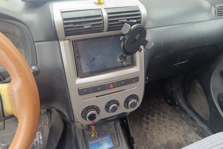 Used FAW Senya S80 2011 1.5L Manual 5-Seater Urban Elite Edition Audio And AC Panel