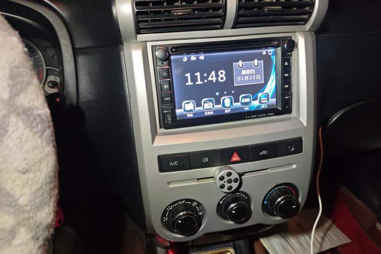 Used FAW Senya S80 2011 1.5L Manual 5-Seater Urban Elite Edition Audio And AC Panel