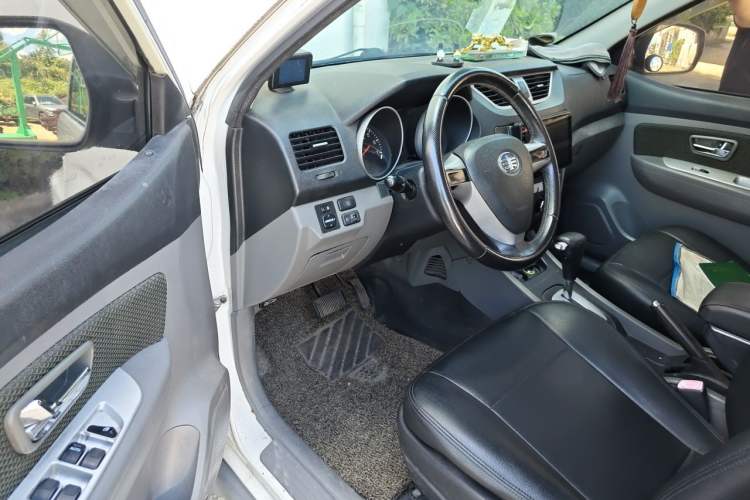 Used FAW Senya S80 2011 1.5L Automatic 5-Seater Elite Navigation Edition Driver Seat