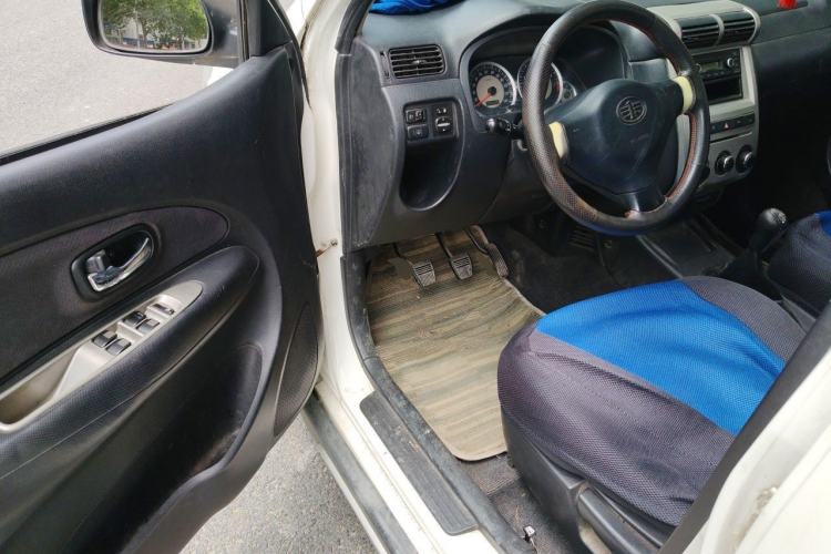 Used FAW Senya S80 2011 1.5L Manual 5-Seater Comfort Edition Driver Seat